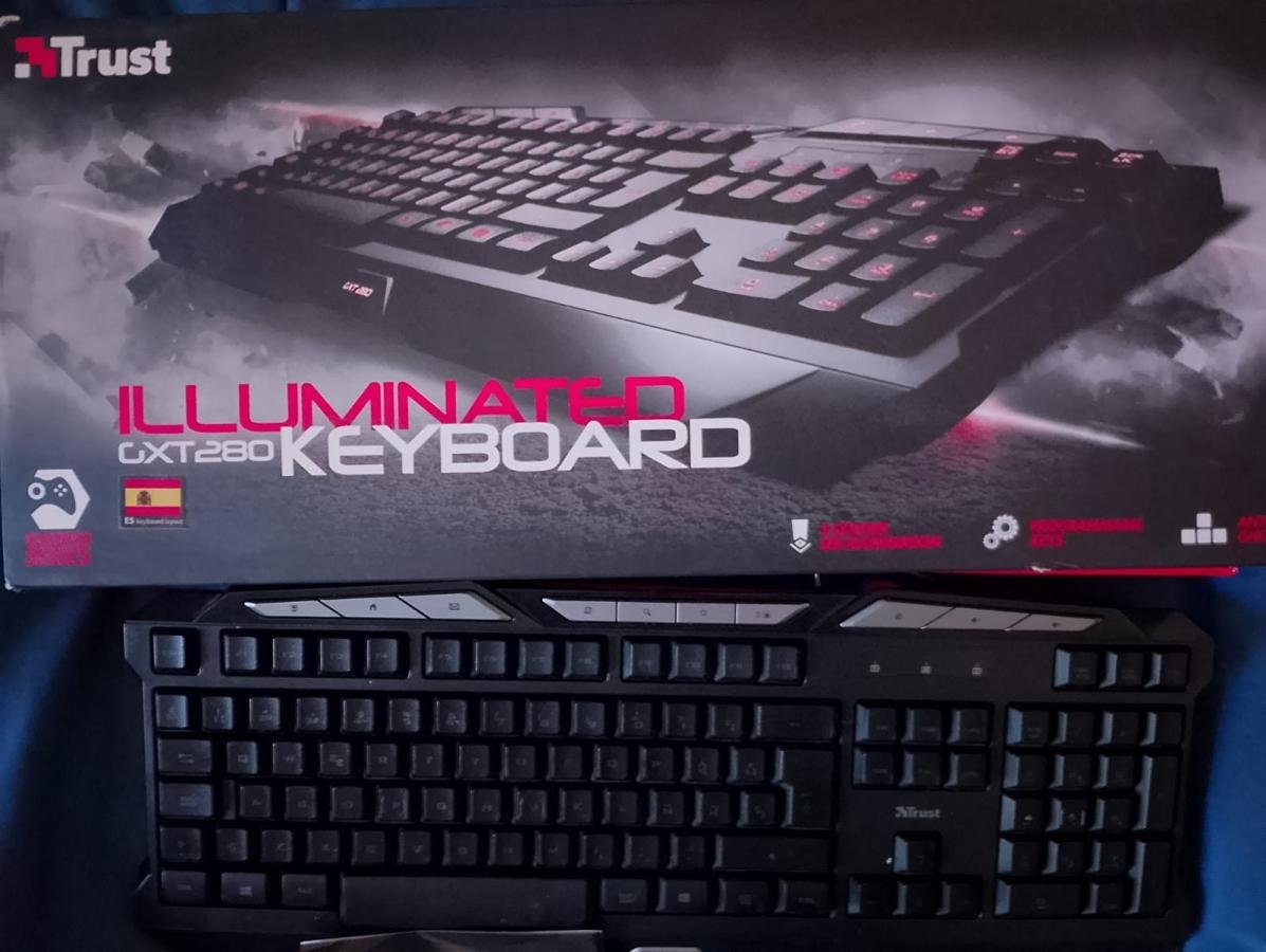 Teclado Trust GXT 280 Illuminated